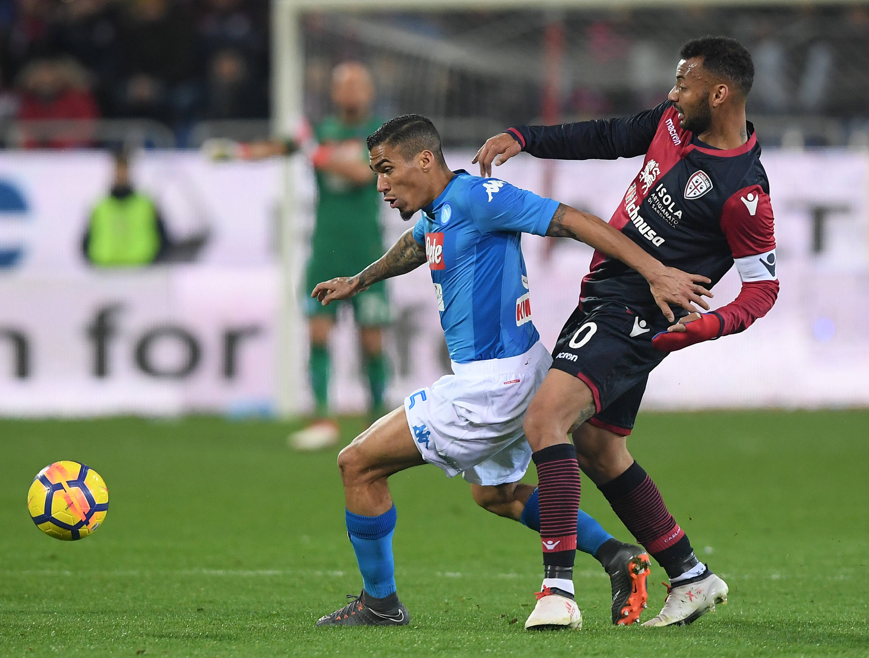 关于客场作战的那不勒斯击败强敌，赢得三分的信息