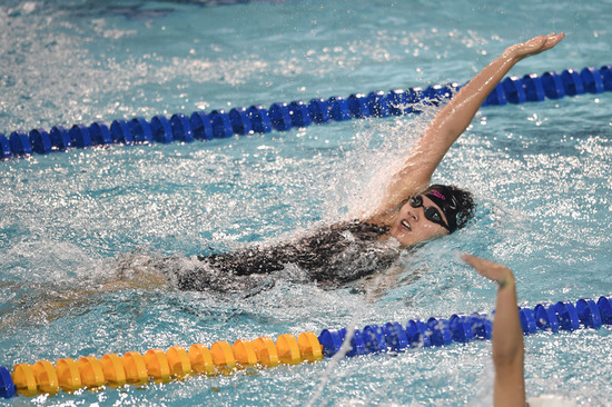 澳大利亚田径健将卫冕女子200米冠军，速度惊人