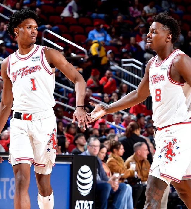 世俱杯分组-澳大利亚篮球队惊险逆转，全队庆祝