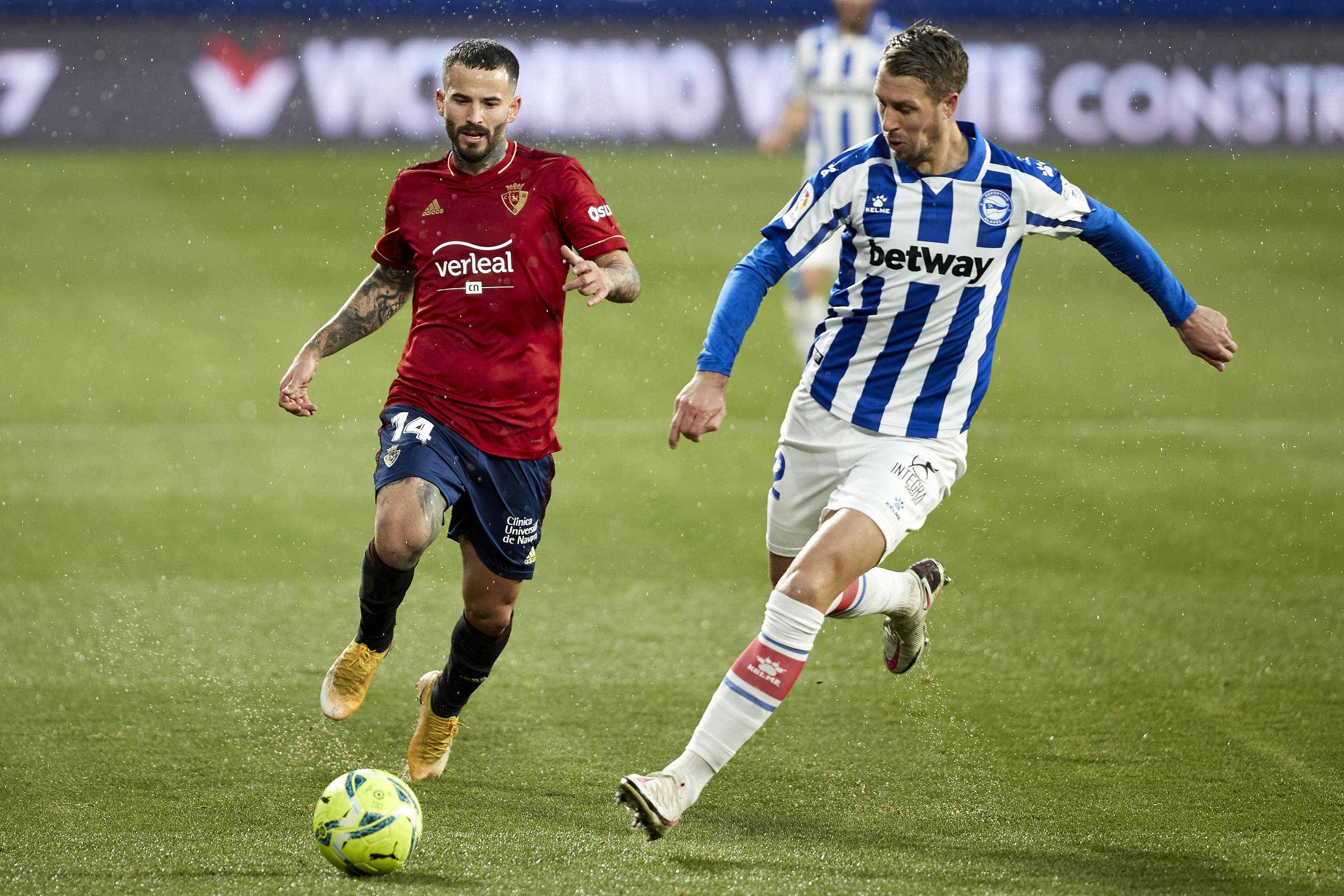 世俱杯直播-巴塞罗那客场大胜阿拉维斯，豪取三分