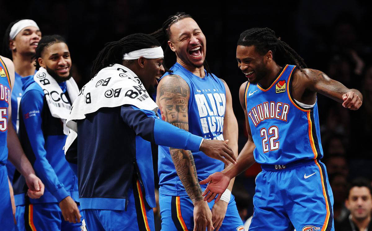 老鹰队主场不敌对手，近期状态下滑