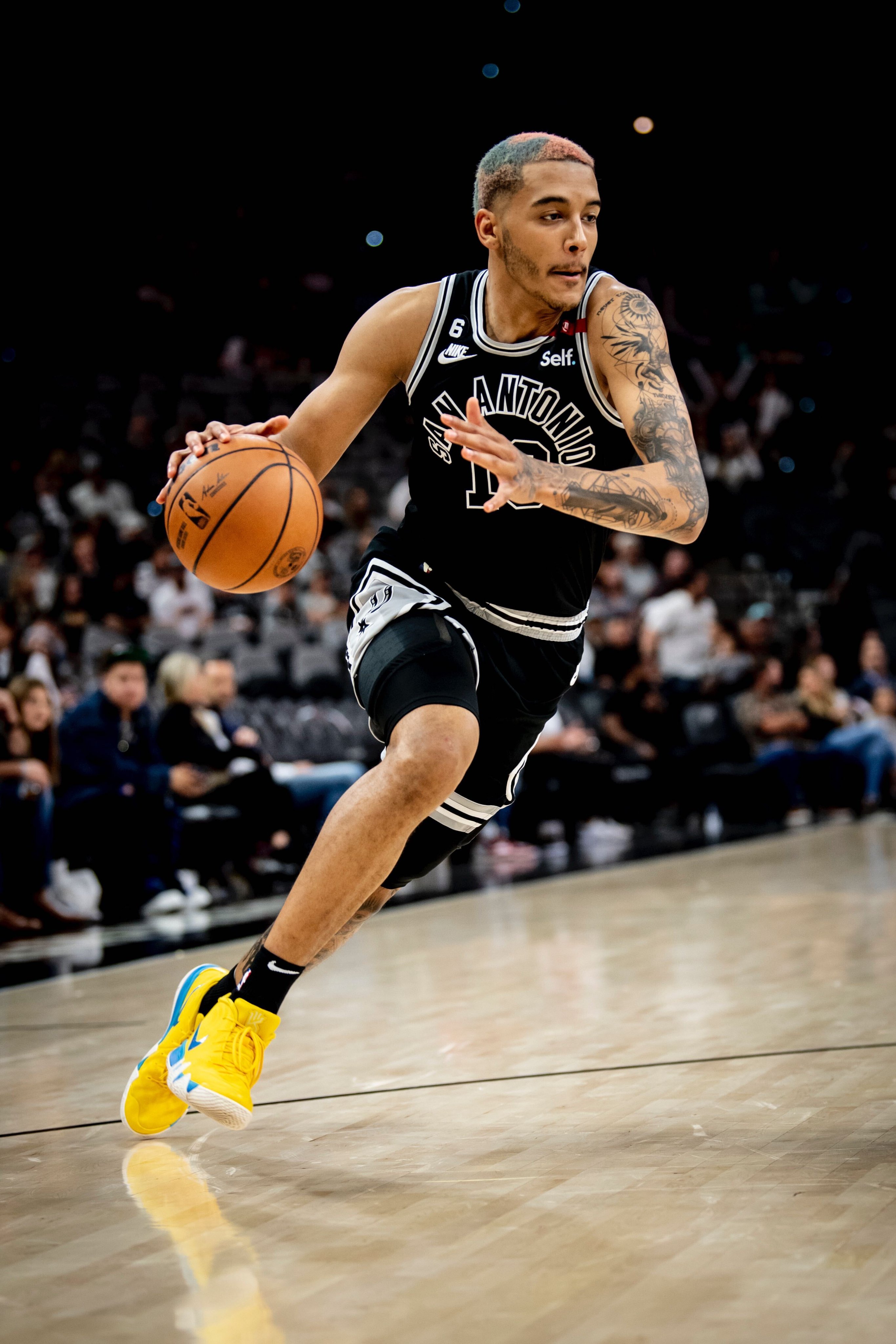 步行者队外线手蒂伯多顿因伤休战数周 步行者队外线手蒂伯多顿因伤休战数周