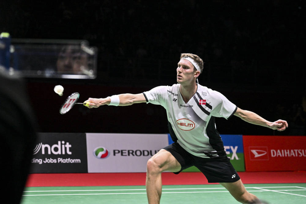 世俱杯决赛-法国羽毛球队碾压中国羽毛球队,安赛龙制霸全场的简单介绍