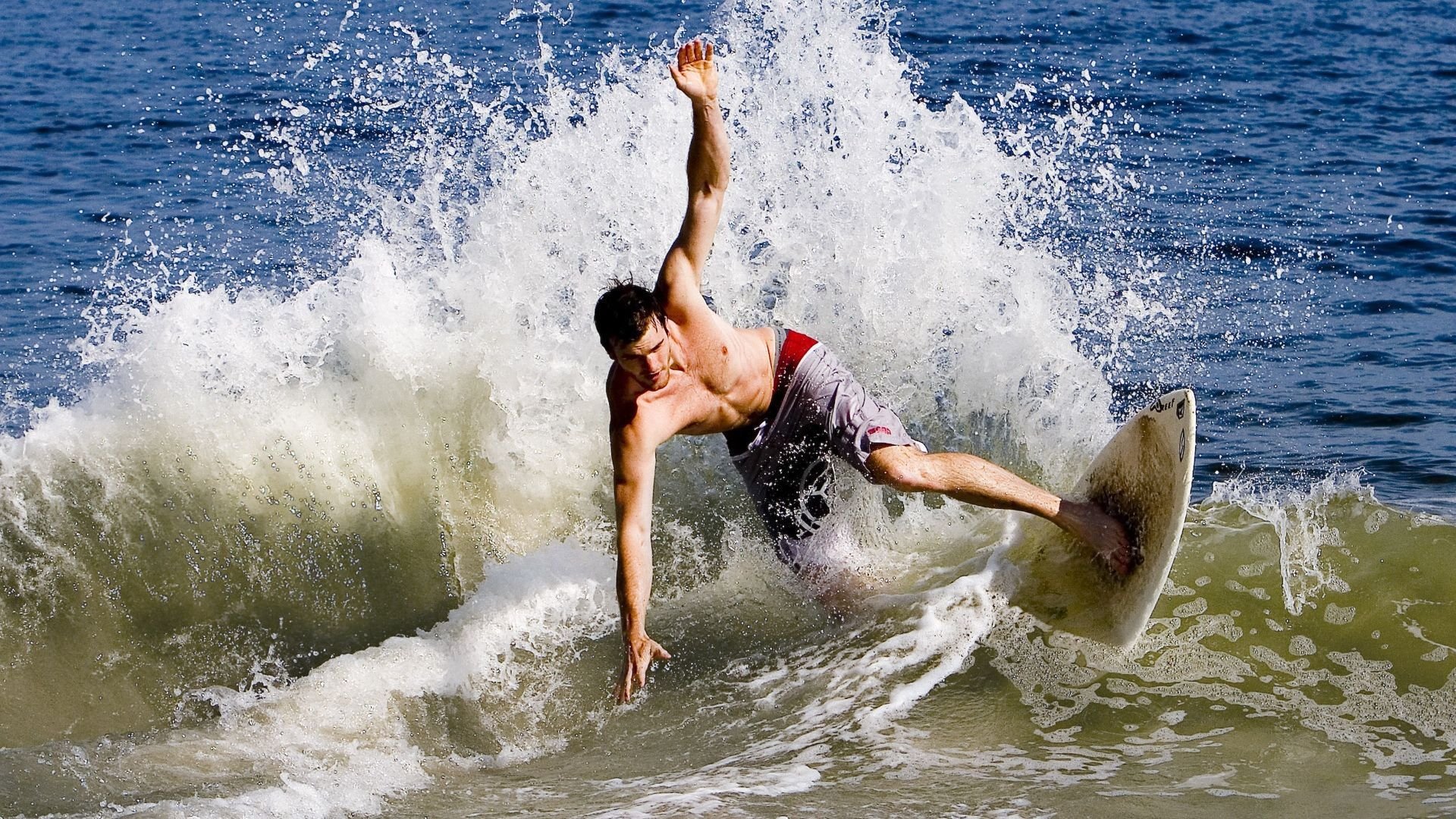 世俱杯分组-小卒过河，王车易位，哈斯车队的逆袭与汉密尔顿的绝唱